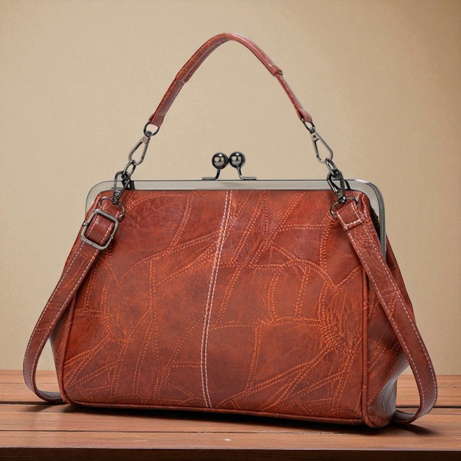 Bolso vintage con candado con llave