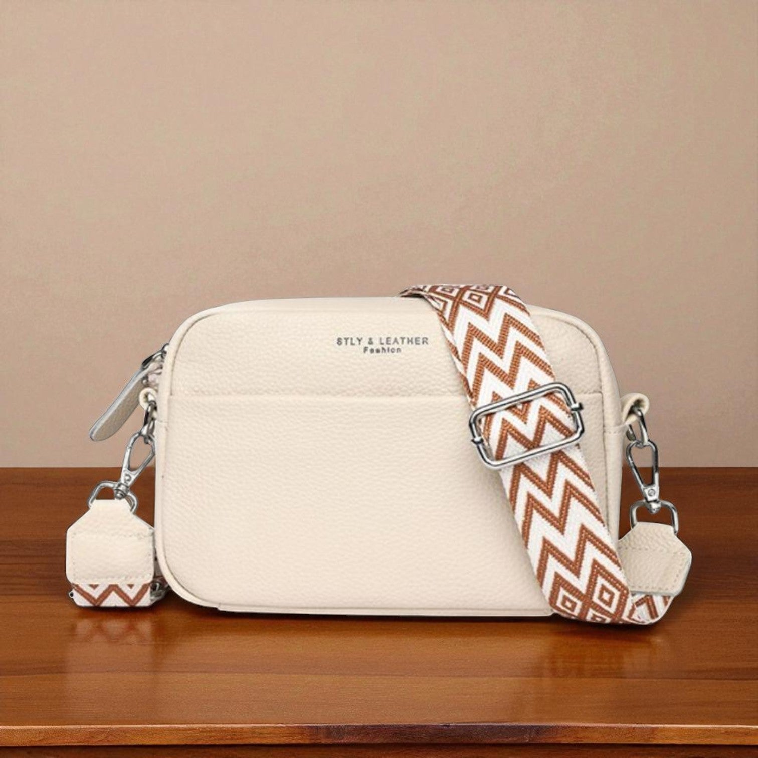 Blah's Grace | Cartera de mano para mujer de tamaño preciso