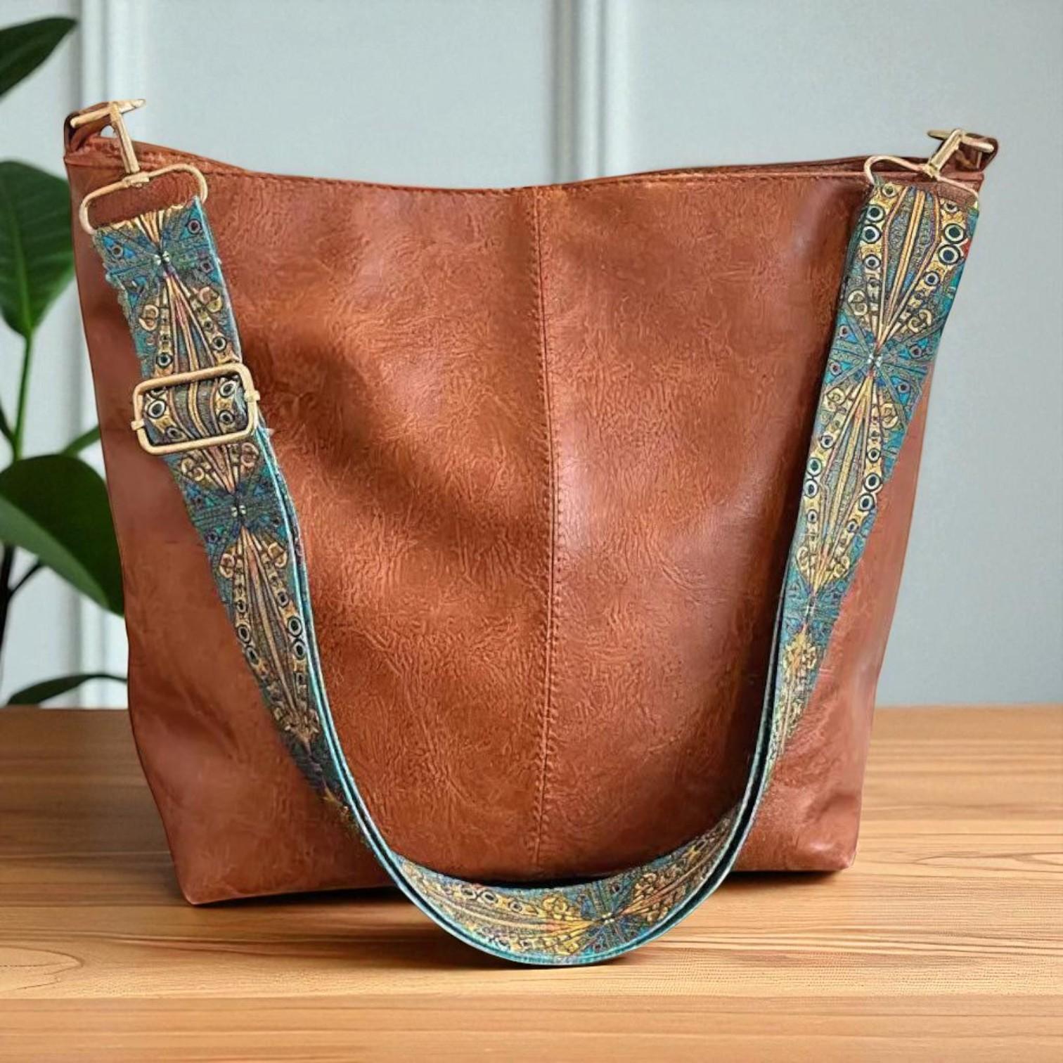 El encanto vintage de Maria | Elegante bolso de cuero vintage con correa