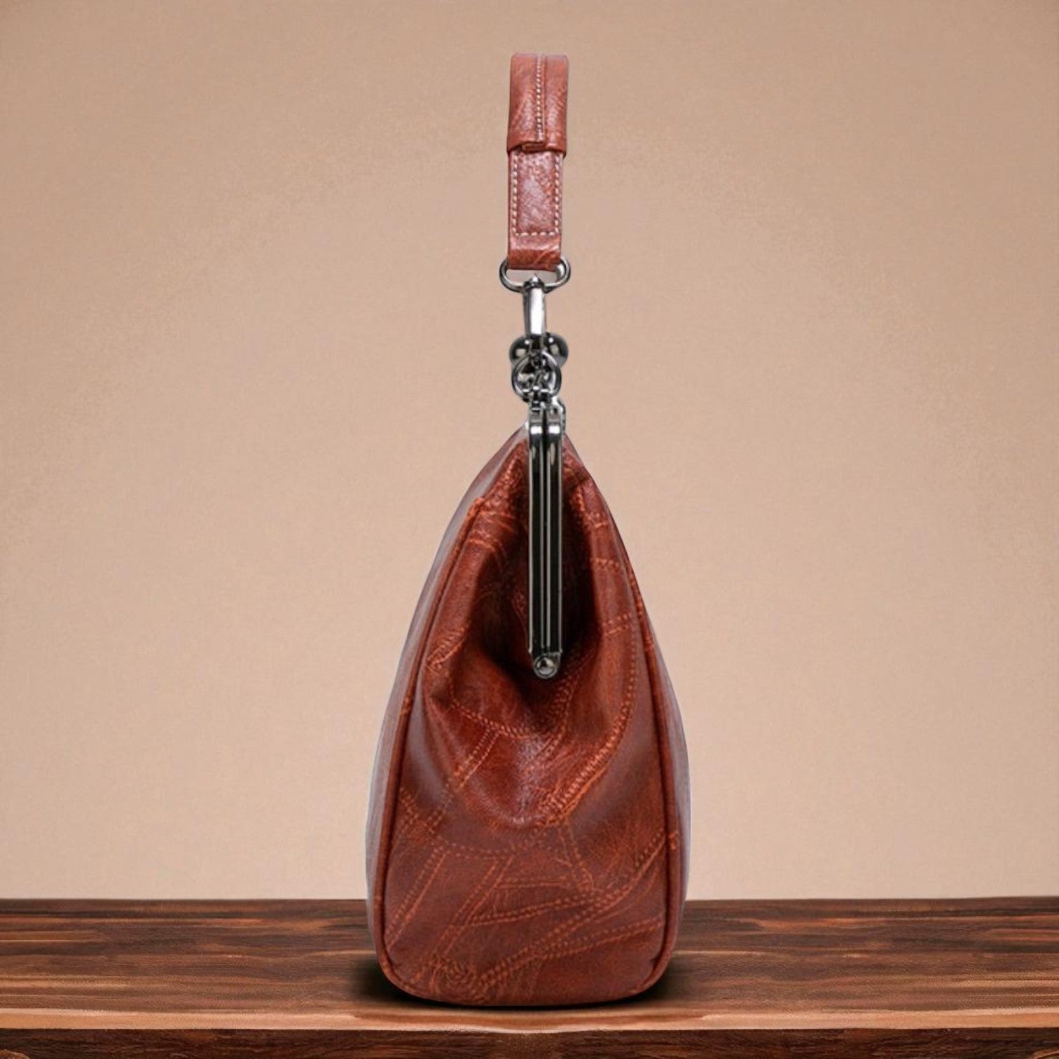 Bolso vintage con candado con llave