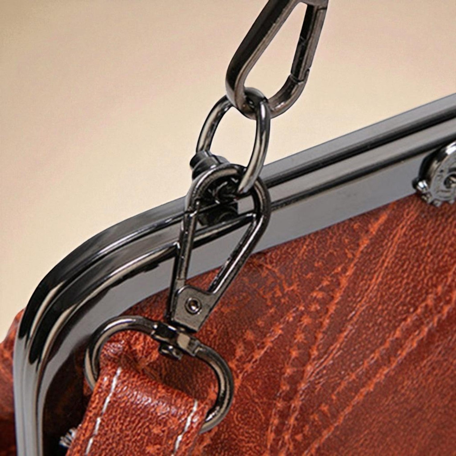 Bolso vintage con candado con llave
