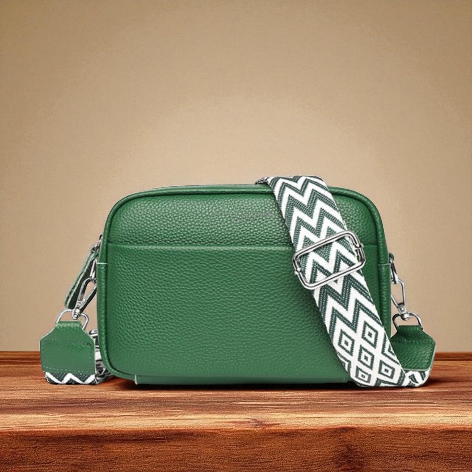 Blah's Grace | Cartera de mano para mujer de tamaño preciso