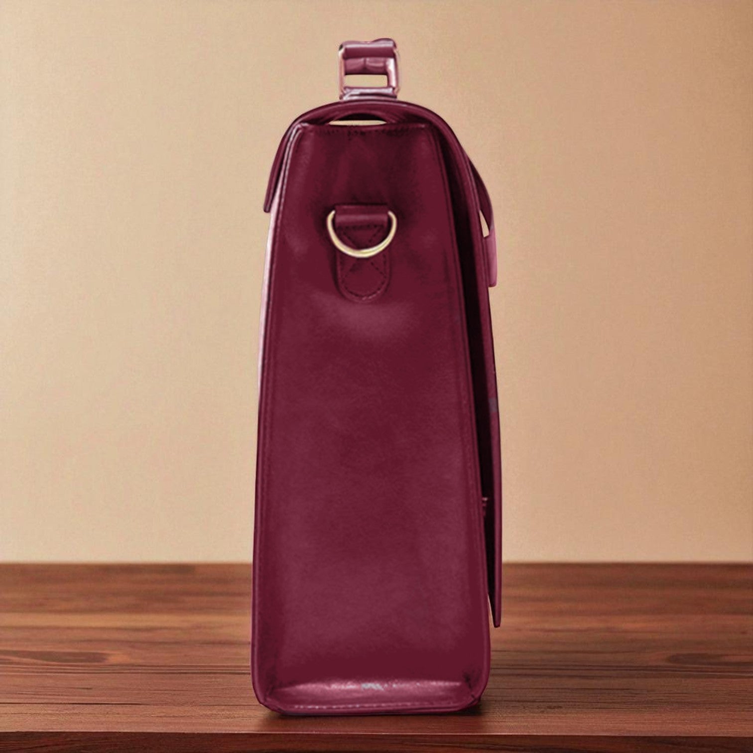 Mochila para mujer con adorno en forma de tira